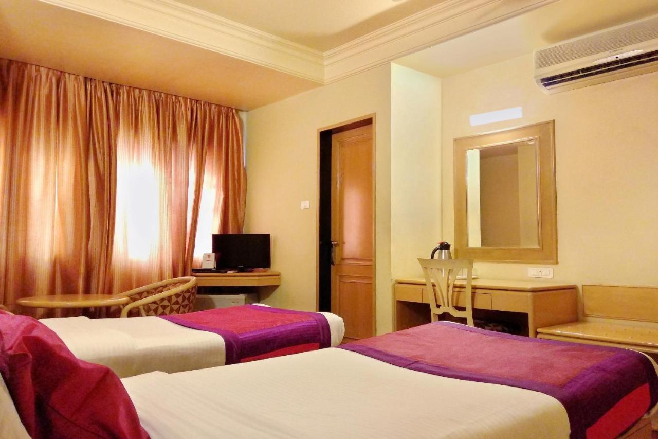Capital O 333 Hotel Crystal Homes Bangalore Buitenkant foto