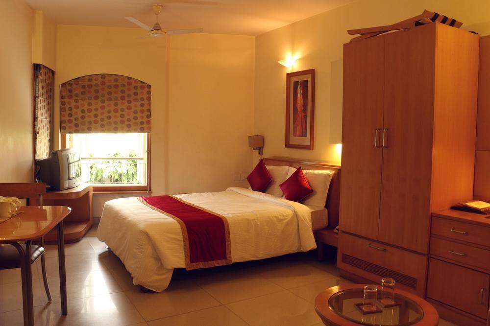 Capital O 333 Hotel Crystal Homes Bangalore Buitenkant foto