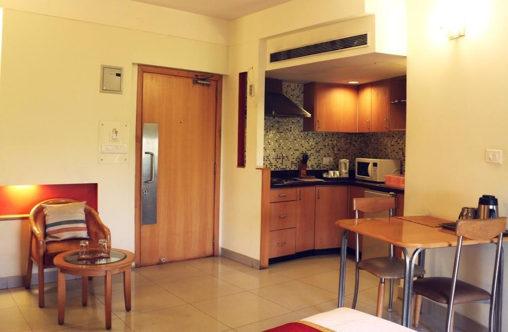 Capital O 333 Hotel Crystal Homes Bangalore Buitenkant foto