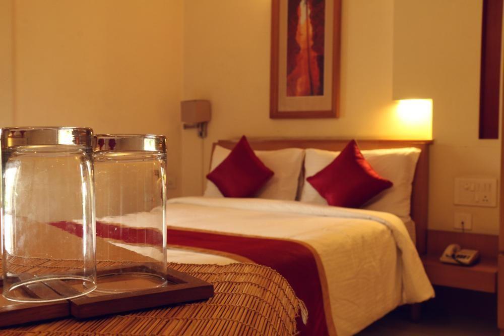 Capital O 333 Hotel Crystal Homes Bangalore Buitenkant foto