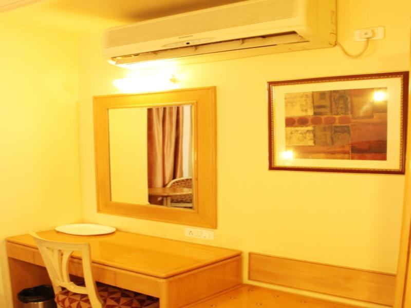 Capital O 333 Hotel Crystal Homes Bangalore Buitenkant foto