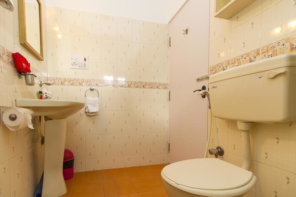 Capital O 333 Hotel Crystal Homes Bangalore Buitenkant foto