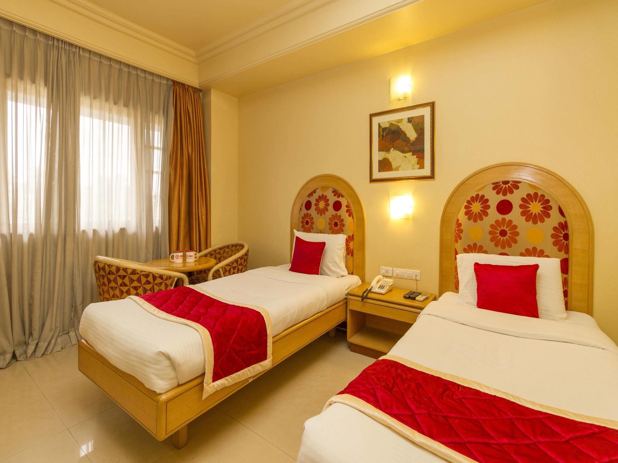 Capital O 333 Hotel Crystal Homes Bangalore Buitenkant foto