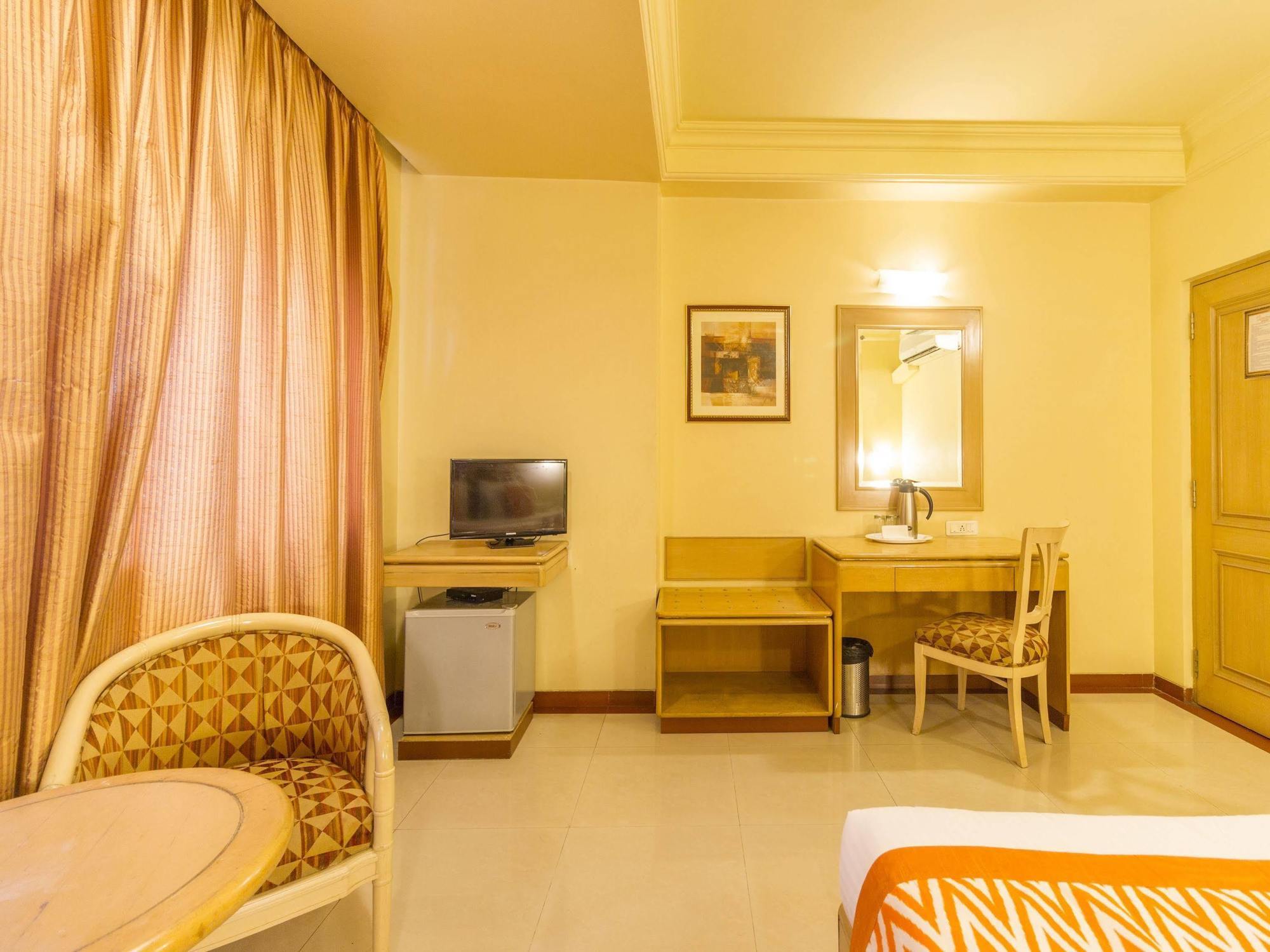 Capital O 333 Hotel Crystal Homes Bangalore Buitenkant foto