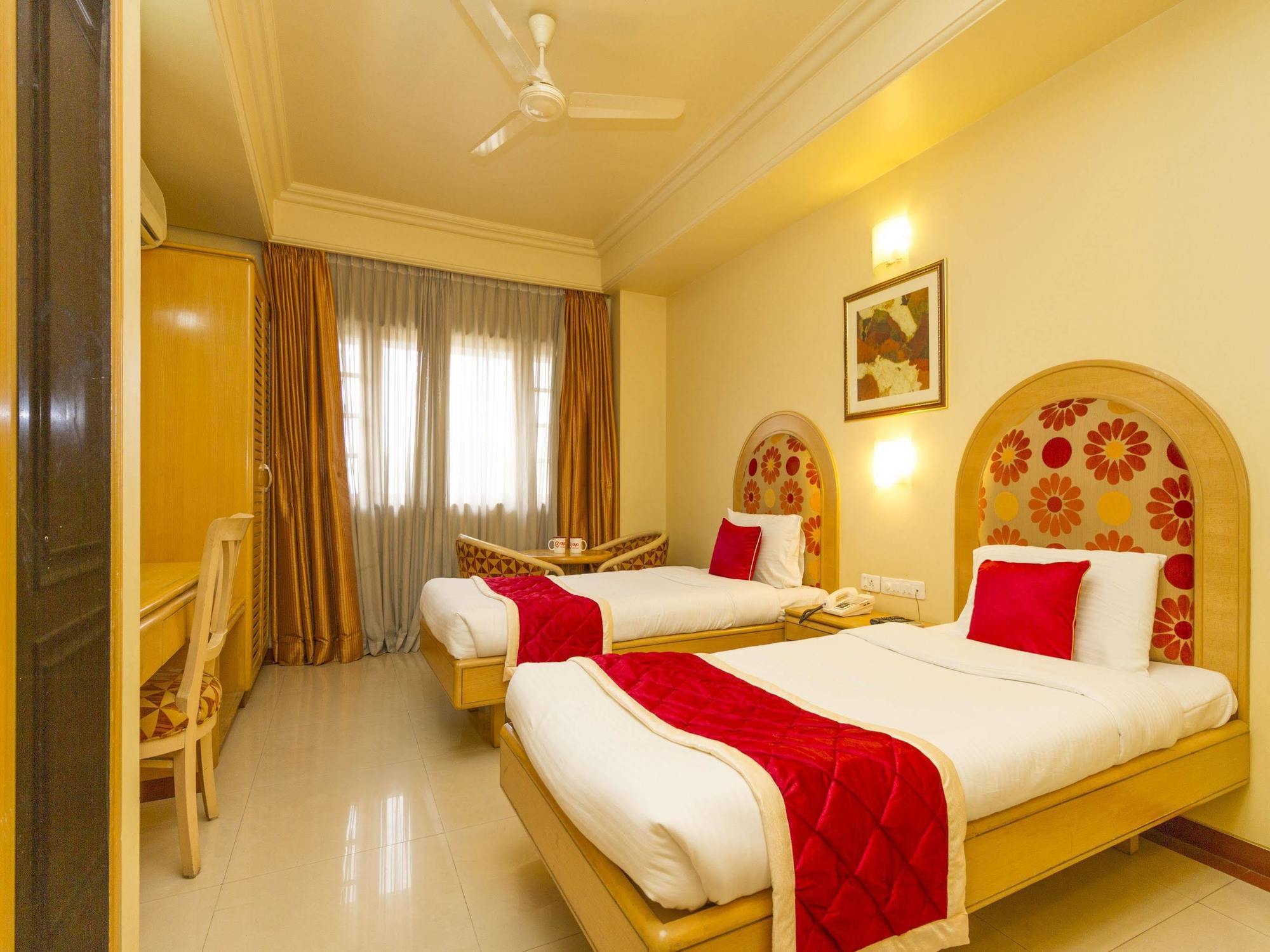 Capital O 333 Hotel Crystal Homes Bangalore Buitenkant foto